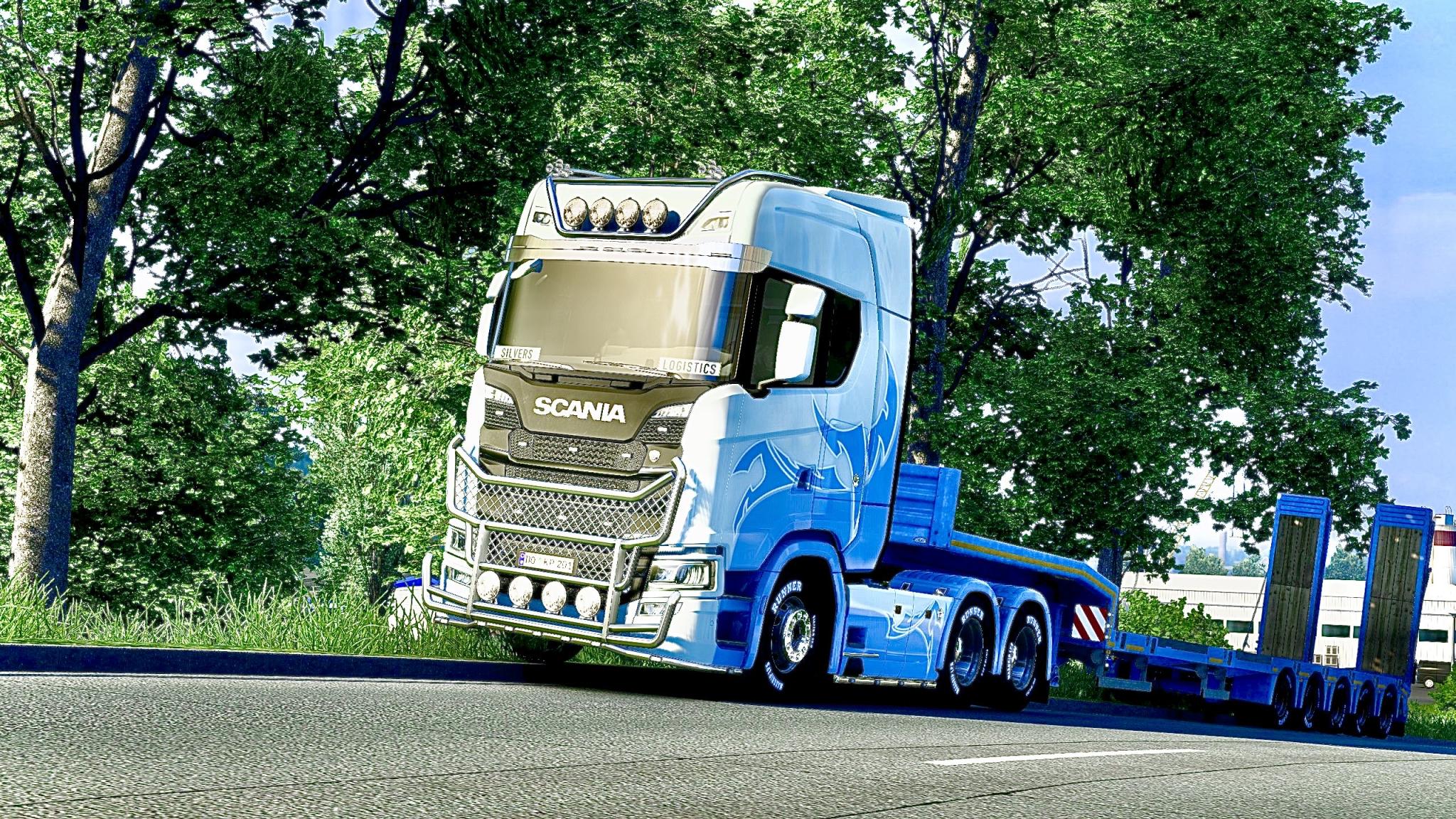 Discovery splash banner for Silvers Logistics Discord server